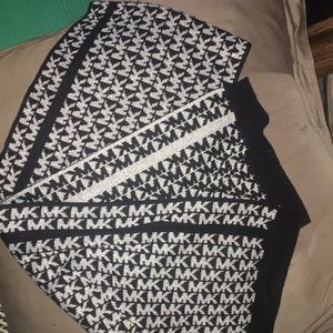 Reversible Michael Kors Scarf